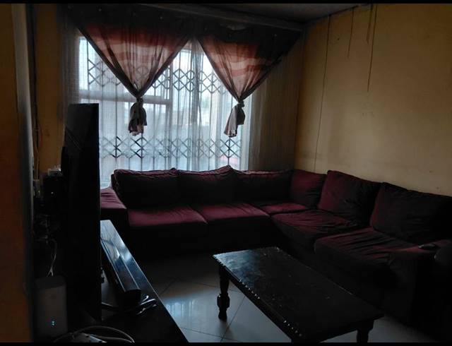 7 BEDROOM HOUSE FOR SALE IN ESSELEN PARK